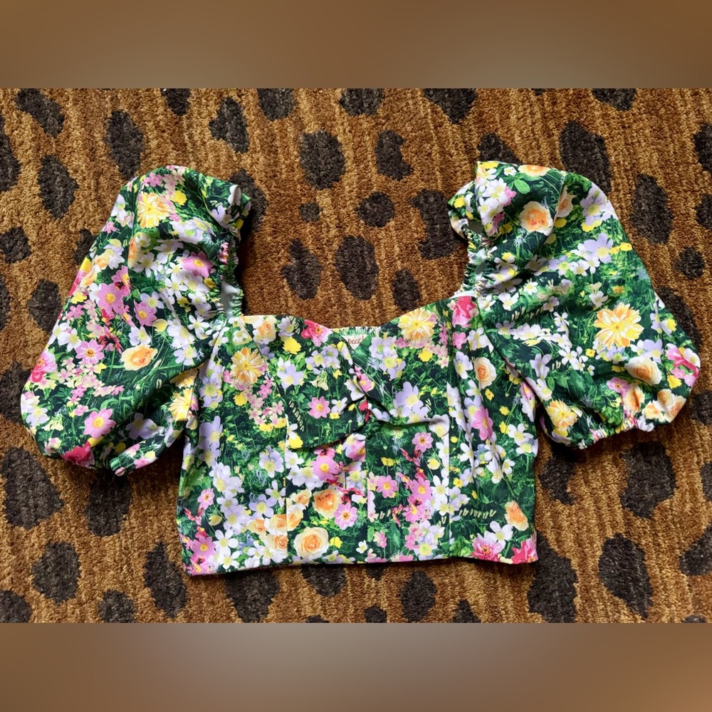 Puff Sleeve Crop Top